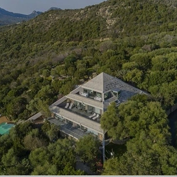 villa-prisma-sardegna-4_edited.jpg
