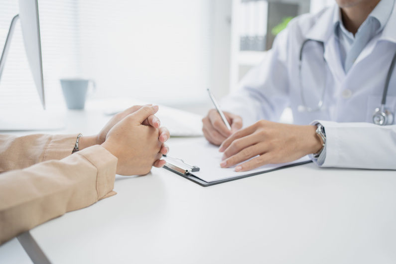 doctor-talks-to-patient-about-their-candidacy-for-mis-surgery