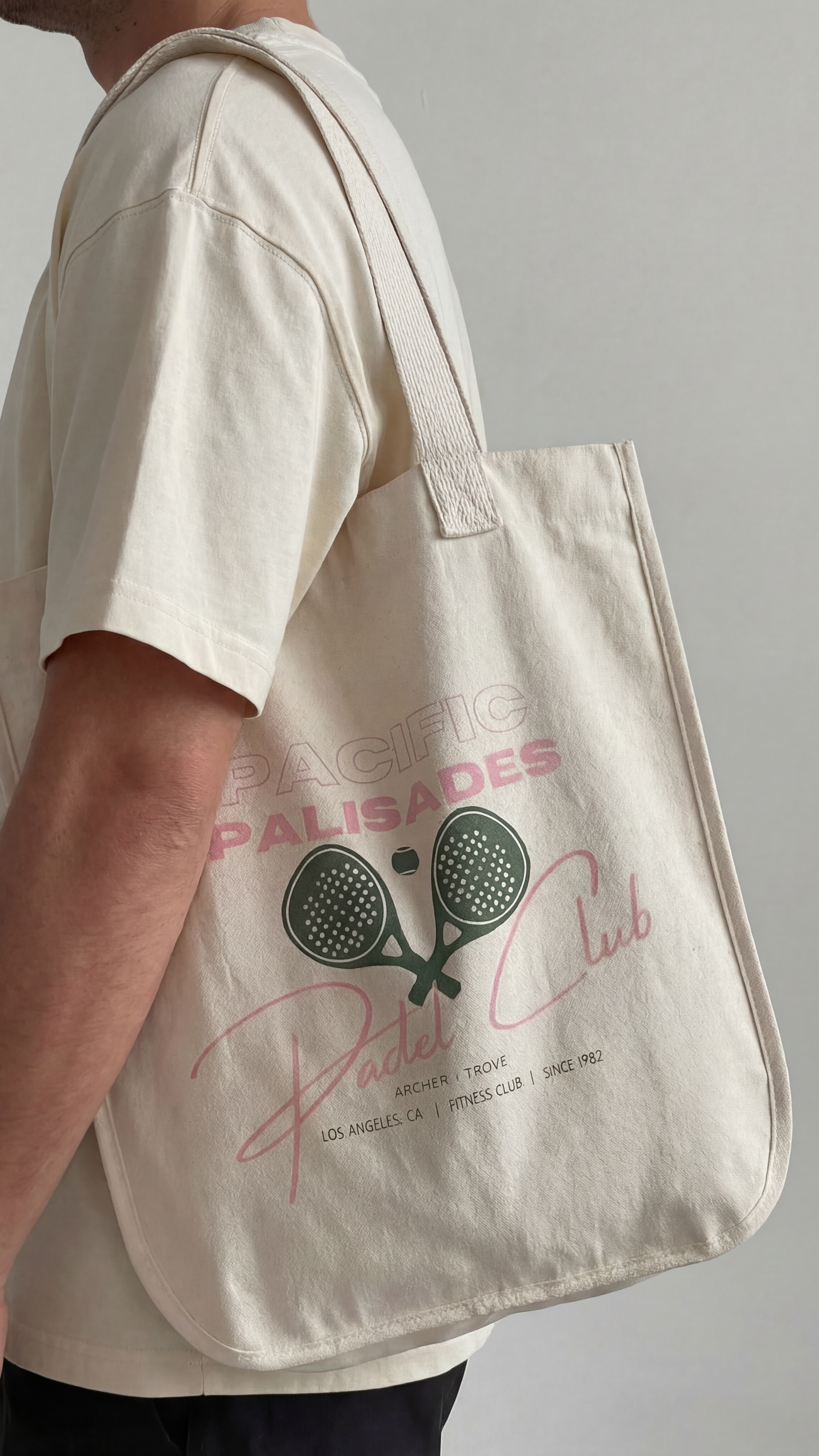 tote bag with sporty padel club logo in minimalist style