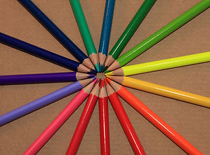 Cercle de crayons de couleur d'arrière-plan Beige