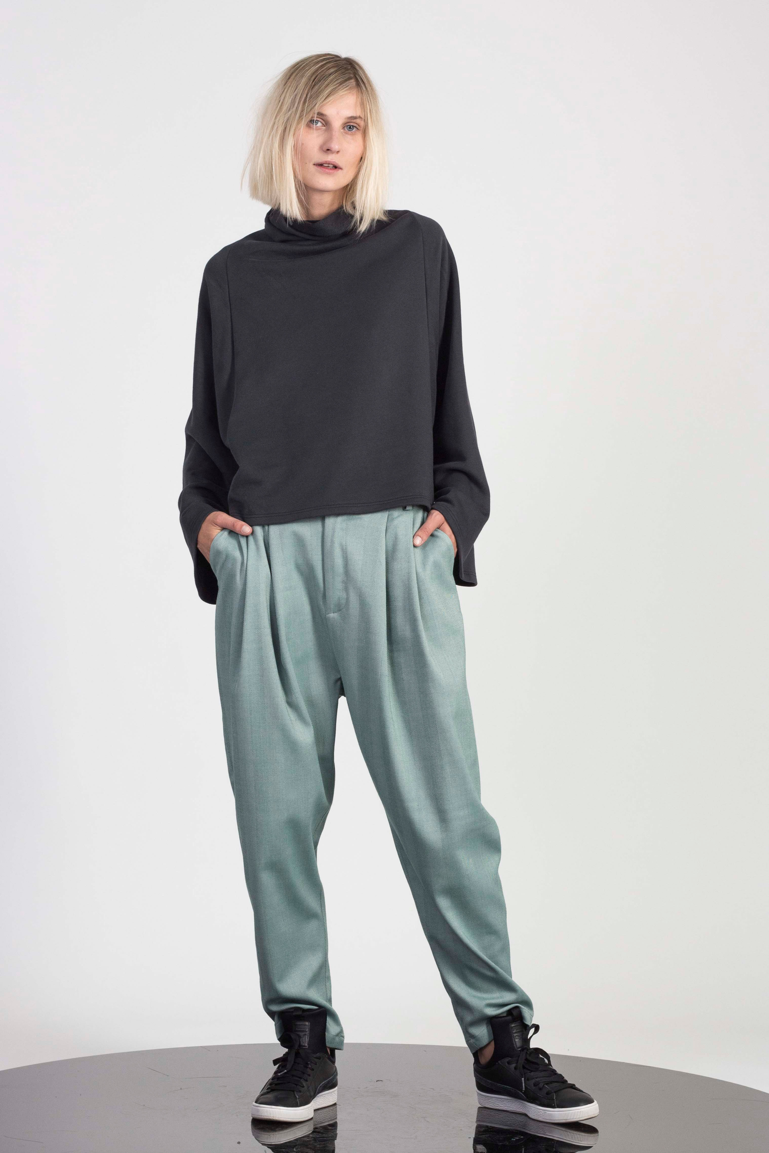 Mid waist pegged pants