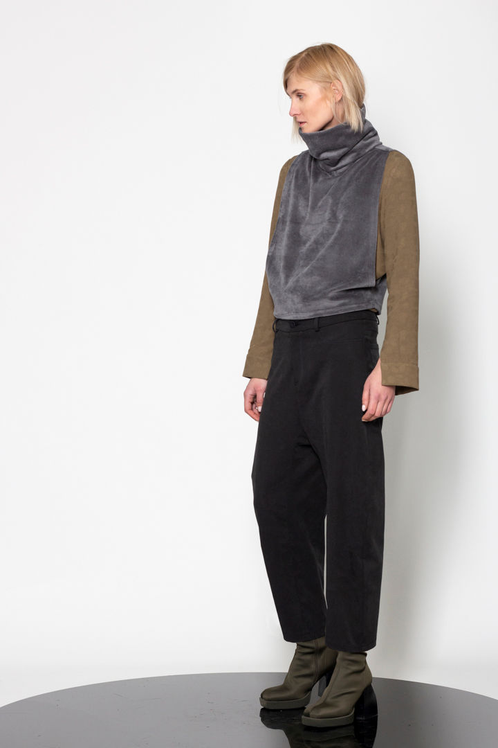 Sleeveless jersey velvet top