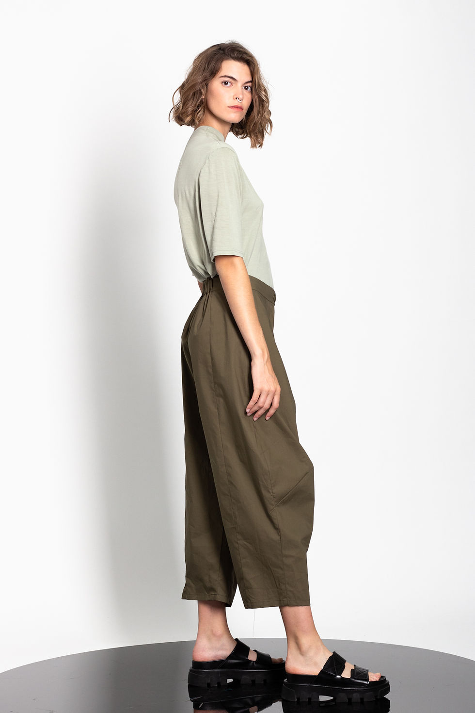 Thumbnail: Balloon shape pants