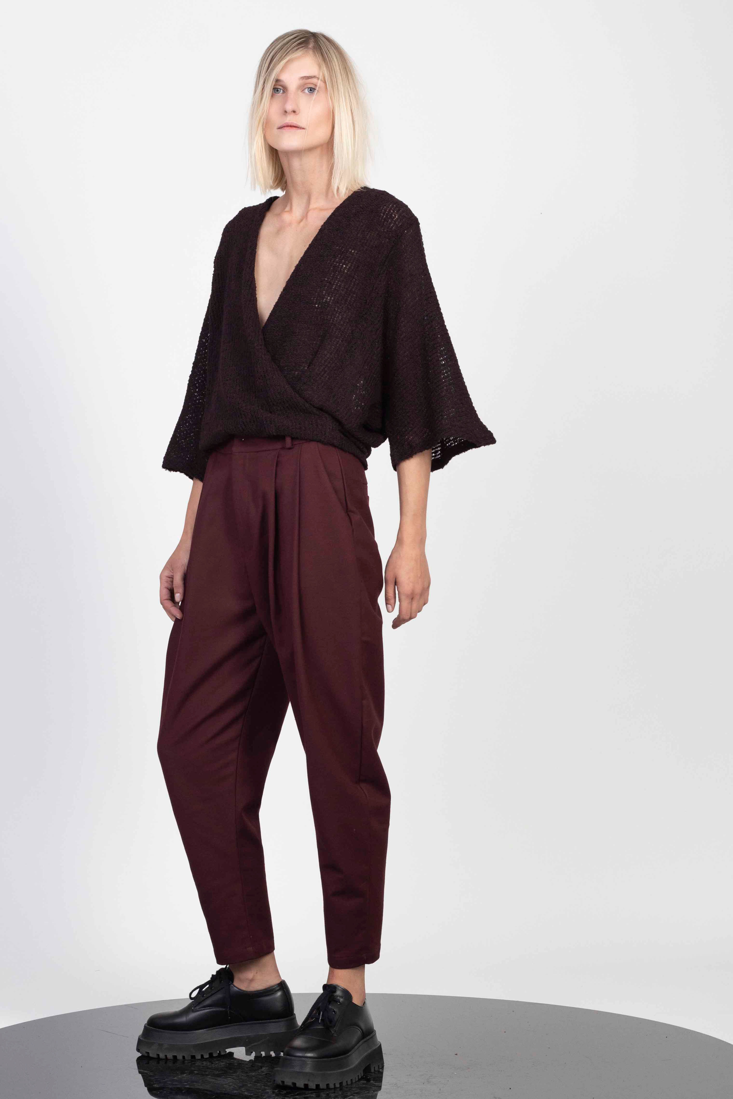 Mid waist pegged pants