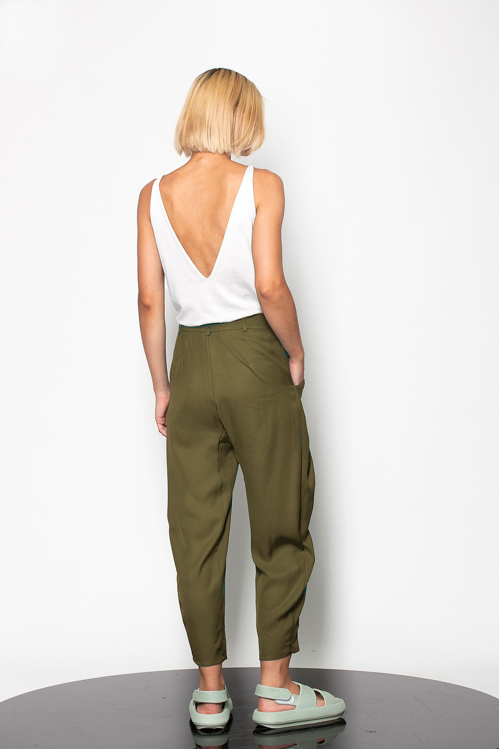 Thumbnail: Mid waist pegged pants