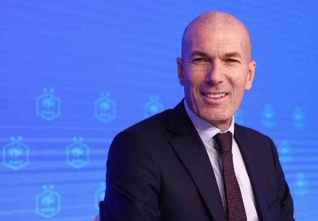Zidane anuncia sua primeira lista de convocados para a seleção da França