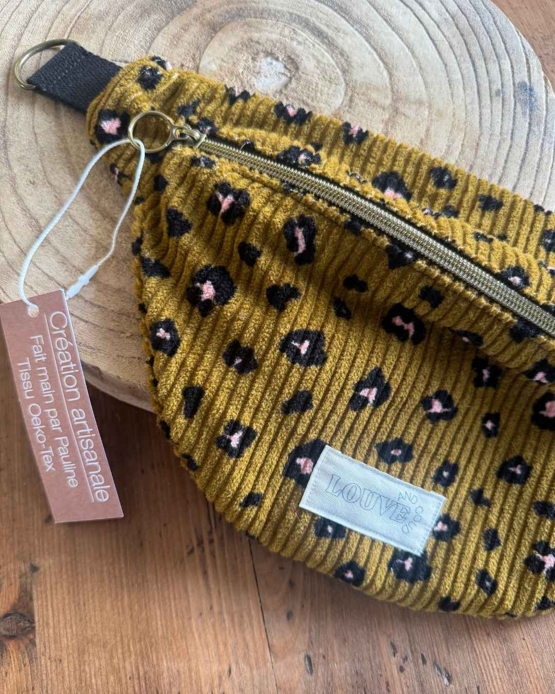 SAC BANANE FAIT MAIN À ORLÉANS - VELOURS CÔTELÉS LÉOPARD OCRE
