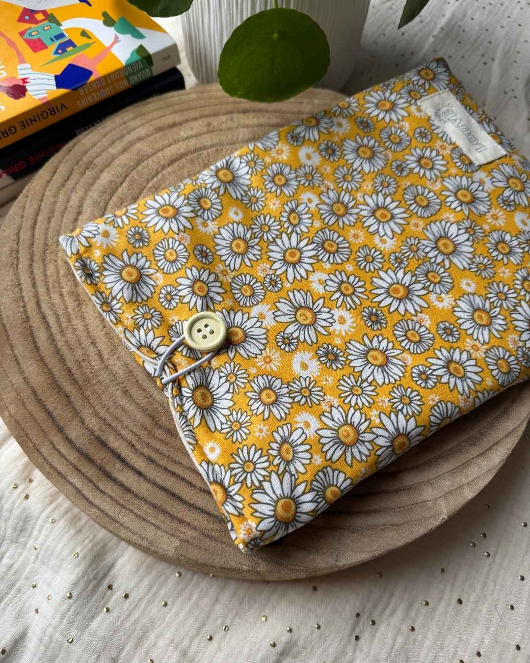 POCHETTE À LIVRE - MARGUERITE JAUNE