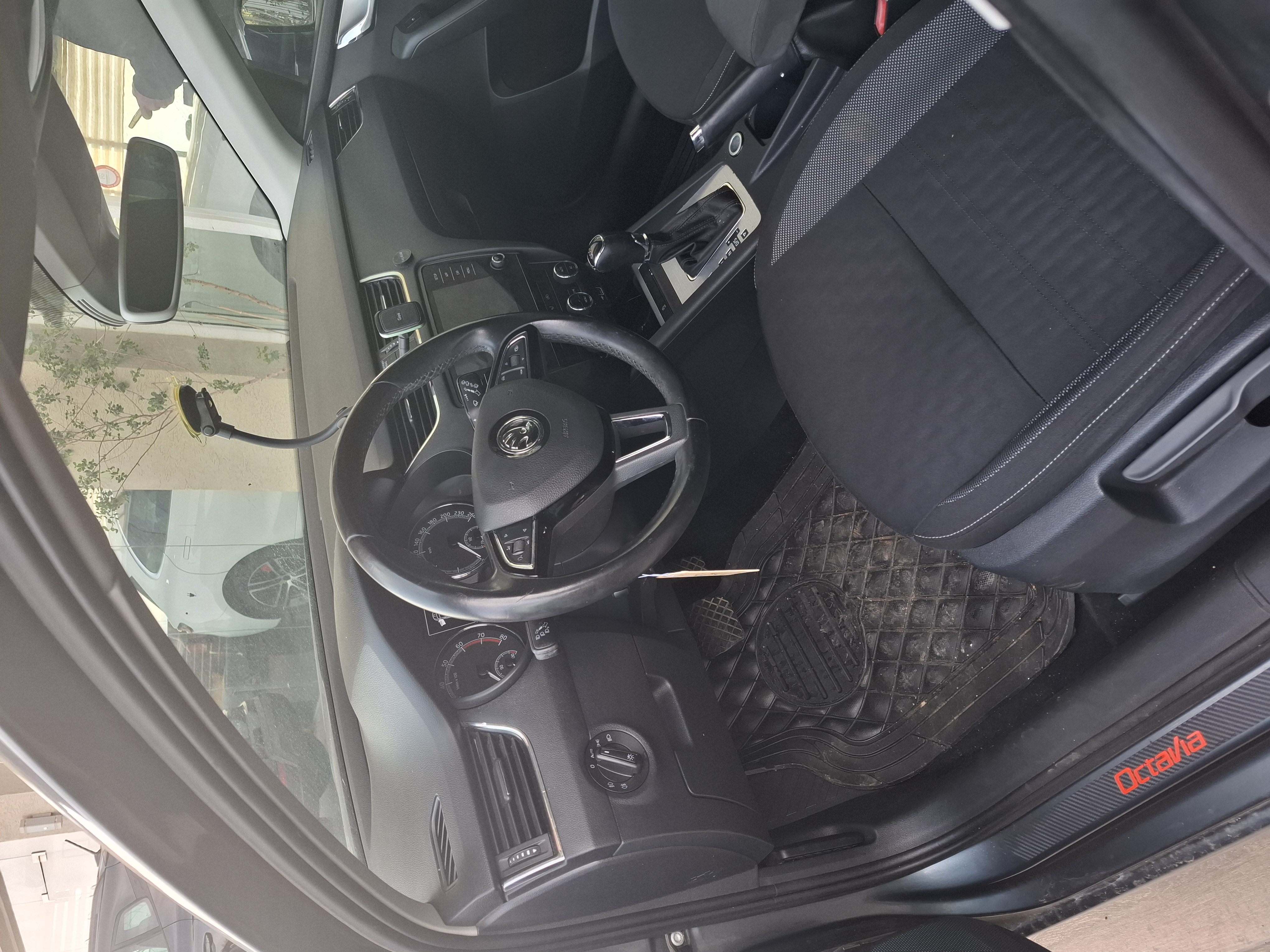 תמונות רכב סקודה OCTAVIA