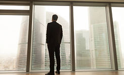 悩める男性経営者