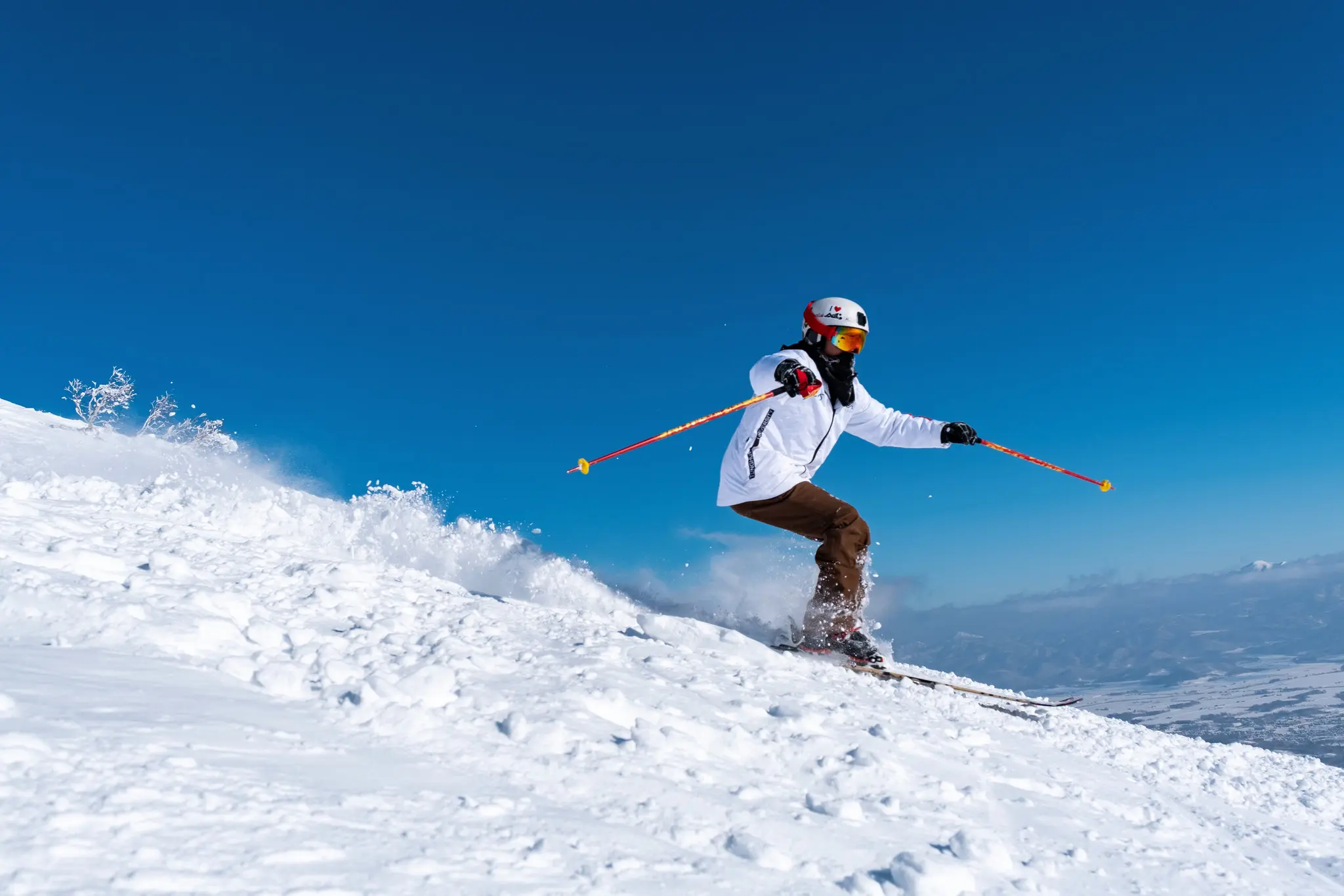 13Hours-Niseko6-superJumbo.webp