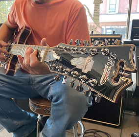 BL Custom Guitars Profile pic.jpg