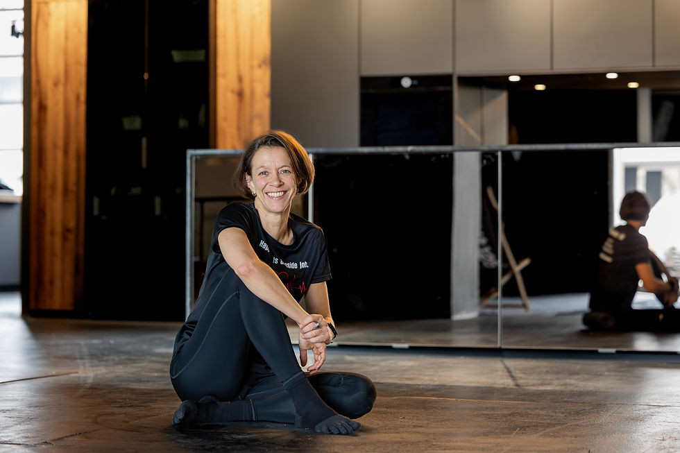 Anette_23.02.2025_2560-personaltrainer sitzend.jpg