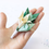 Thumbnail: Boutonnière II - Flor de lapela