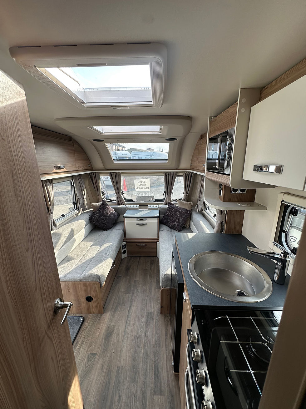 Thumbnail: SWIFT FINESSE 560