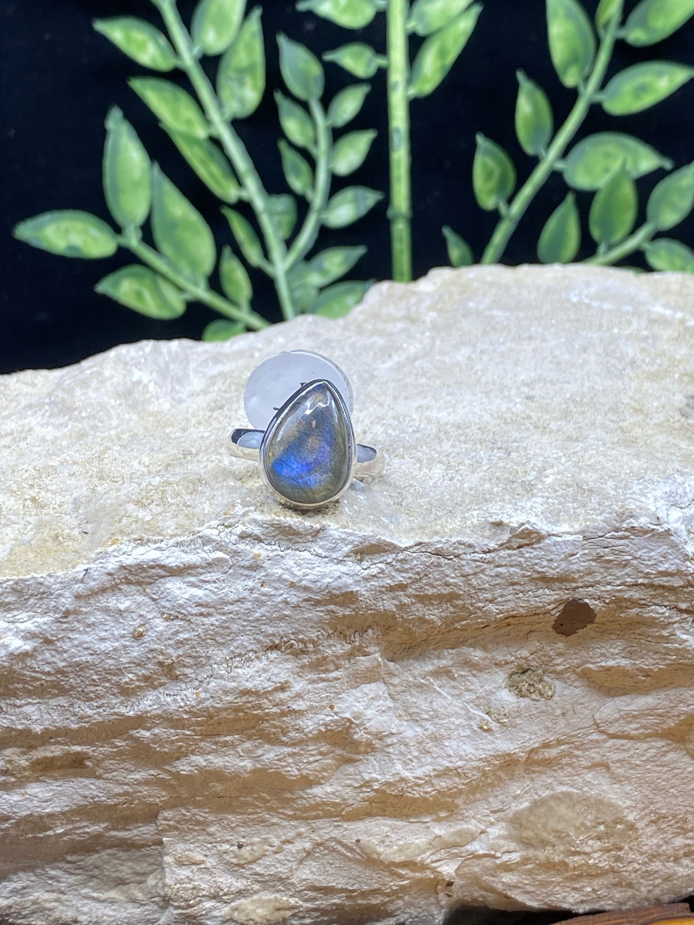 Peacock Blue Labradorite Teardrop Sterling Silver Ring - Size 7