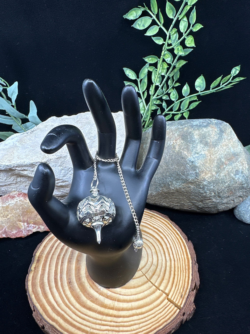 Thumbnail: Jali Silver Metal Pendulum