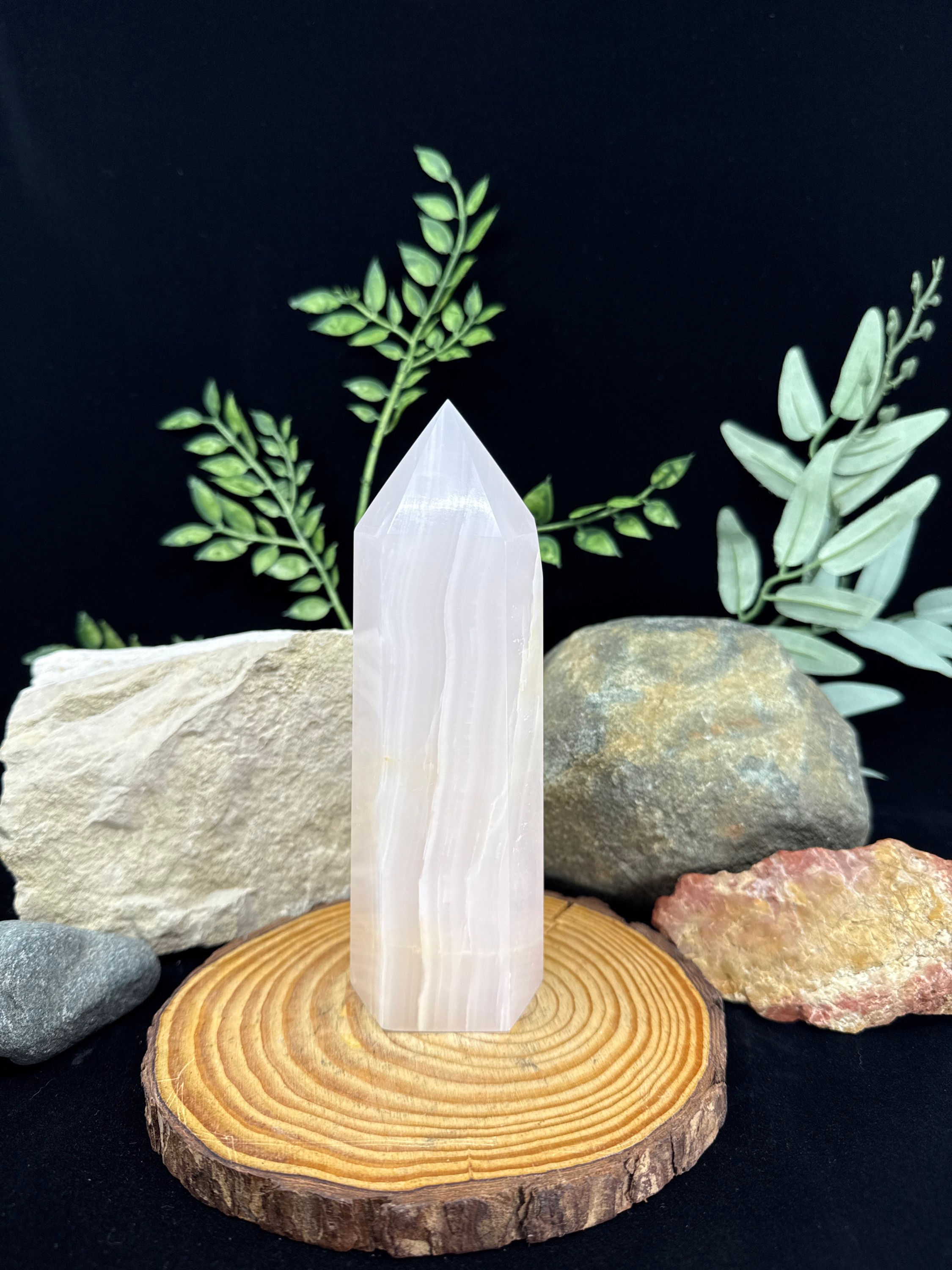 Mangano Calcite Tower Point  - 2