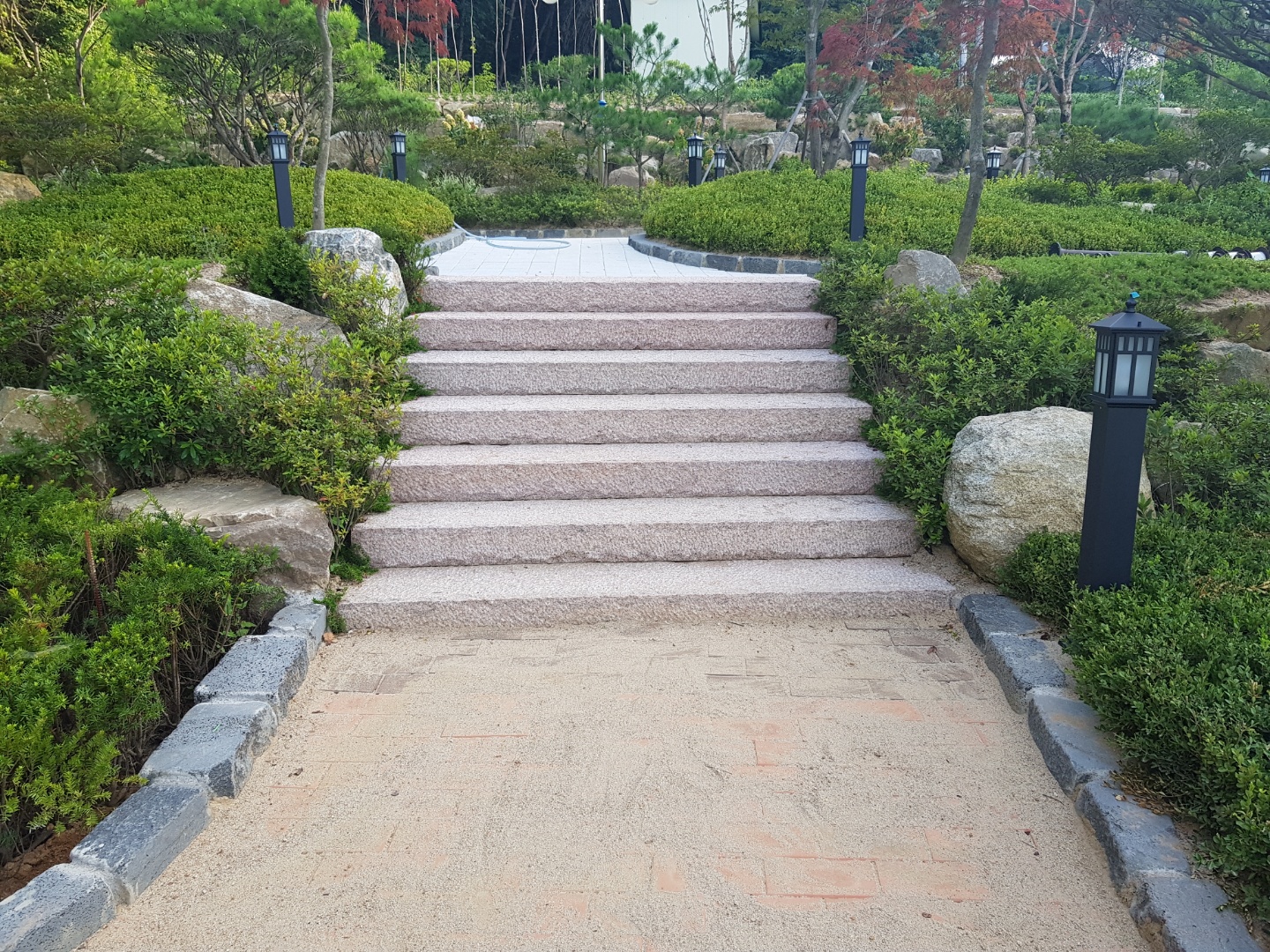 연핑크 거친정 계단석