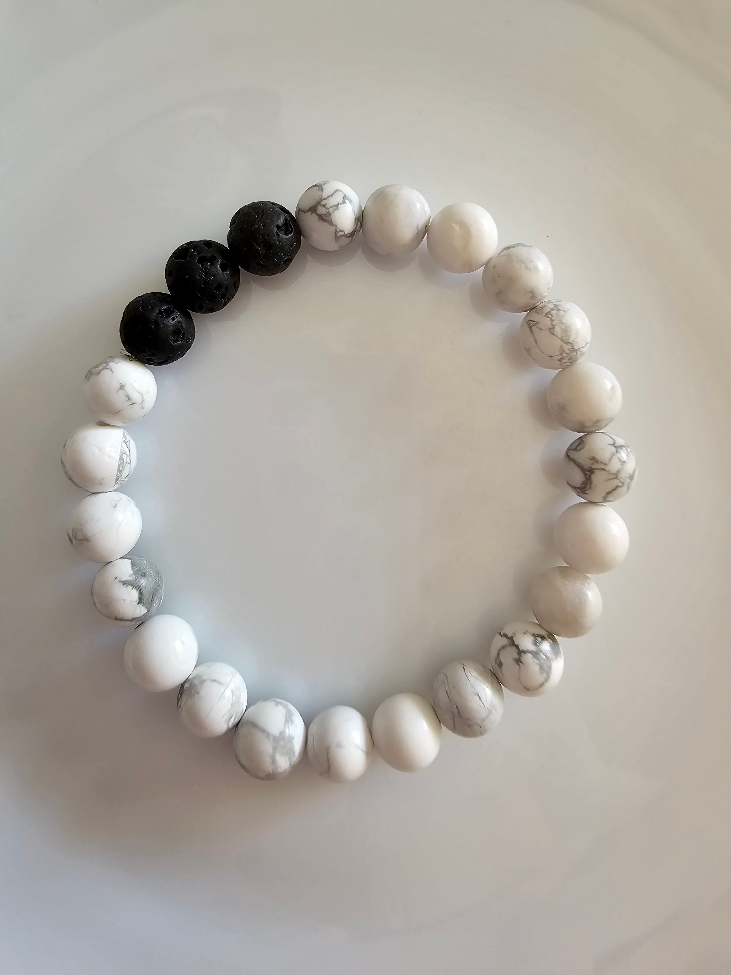 Bracelet en perles pierres naturelles Howlite et pierre de lave
