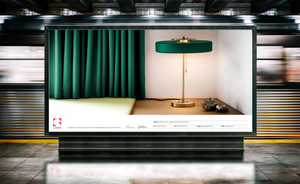 Subway station lightbox 복사.jpg