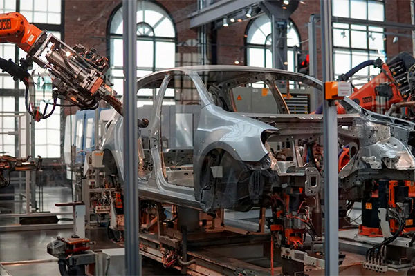 Aumento arancelario a importaciones automotrices fortalecerá industria