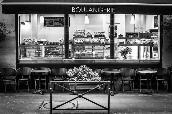 DEVANTURE PARIS BAGUETTE.jpg
