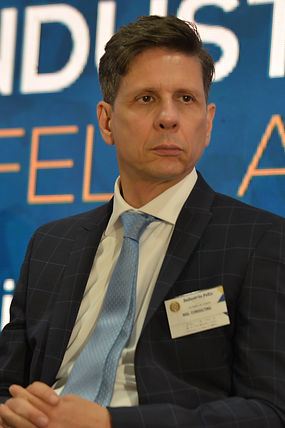 8. Valerio relatore.JPG