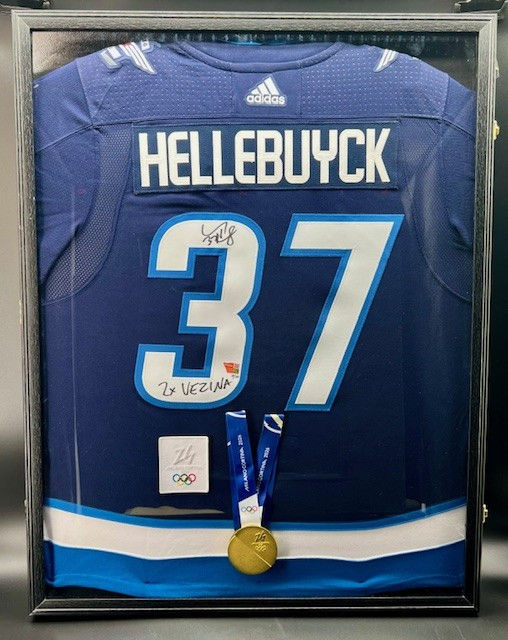 Hellebuyck.jpg