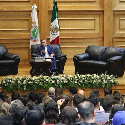 Ministro Javier Laynez da conferencia sobre el papel del Poder Judicial en UACH