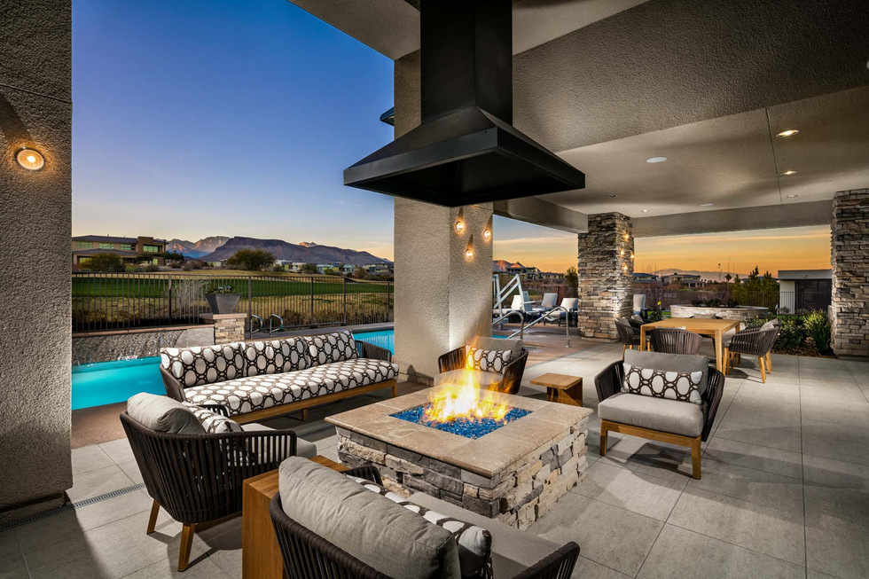 UID_2-Fairway_Hills-Clubhouse_Firepit.jp