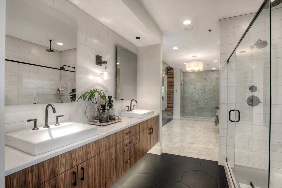 UID_QH_showroom_no_blue-pp-3.jpeg