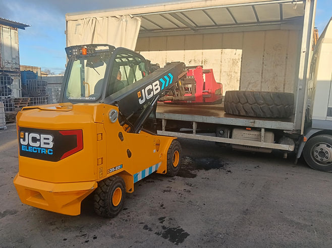 jcb electric boom lift