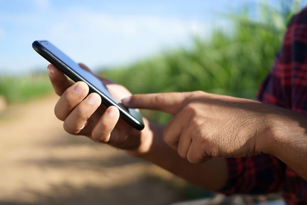 Kontakt Agritech Solutions_edited.jpg