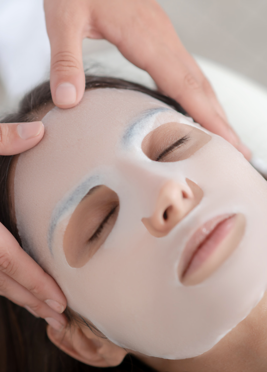 Ansigtsbehandling med fugt maske hos Aku spa københavn østerbro.png