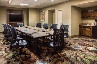 OverlandPark-HolidayInn-JohnsonBoardroom-1.jpg