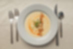 Crema de queso brie: con pera caramelizada y praliné de nuez.