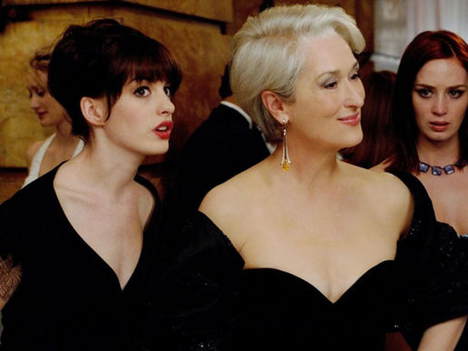 Maryl Streep e Anny Hathaway no set de O diabo veste prada