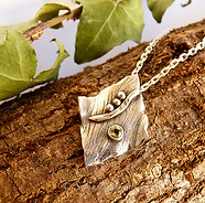 Boucles d'oreilles feuilles en argent et texture brute de l'écorce P1110329