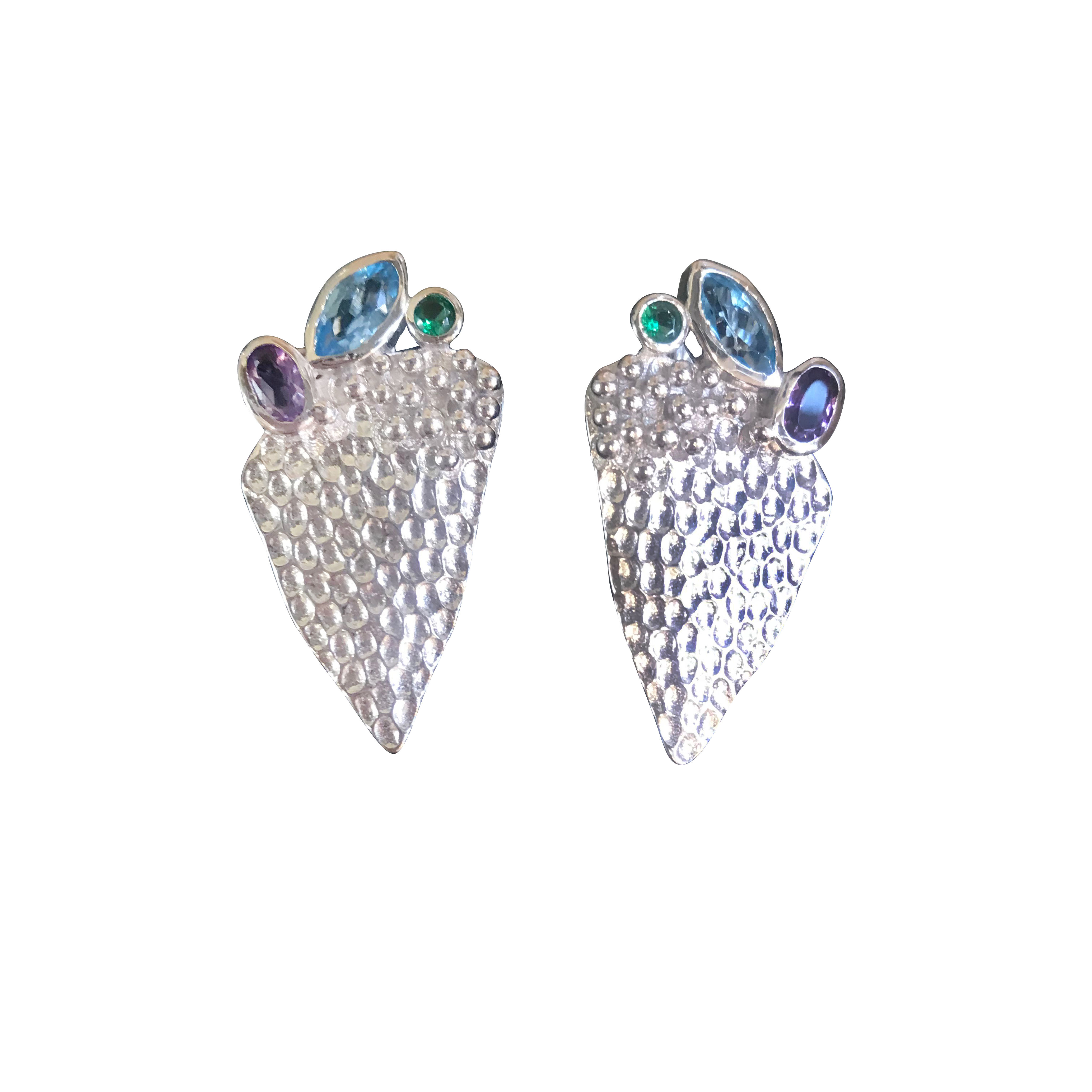 HAMMERED TOPAZ EARRINGS WITH AMETHYST