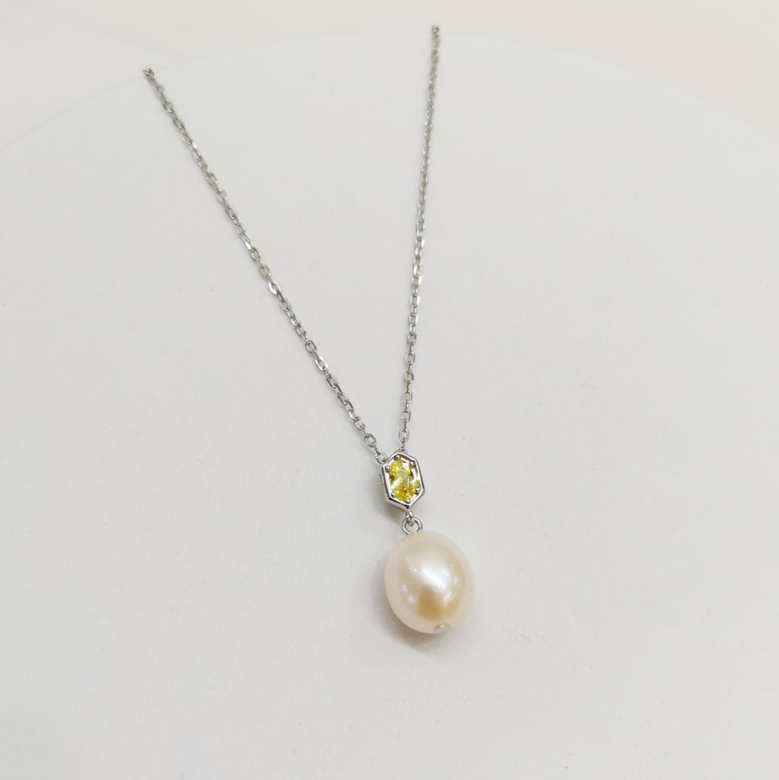 Sterling Silver  Freshwater Cultured Pearl Necklace with Honeycomb Citrine