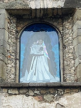 Detalle de vitral en la portada lateral