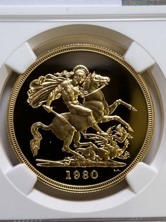 サムネイル： ヤングエリザベス2世 5ポンドプルーフ金貨 NGC PF69 ULTRA CAMEO 1980年