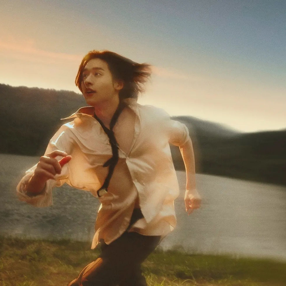 “BILLKIN” ปล่อยอัลบั้มเต็ม “Grow With The Flow” ผ่าน 8 บทเพลง พร้อมปล่อยซิงเกิลใหม่ ที่เขียนเองครั้งแรกในอัลบั้ม ถ่ายทอดเรื่องราวและการเติบโตในวัย 26 ปี