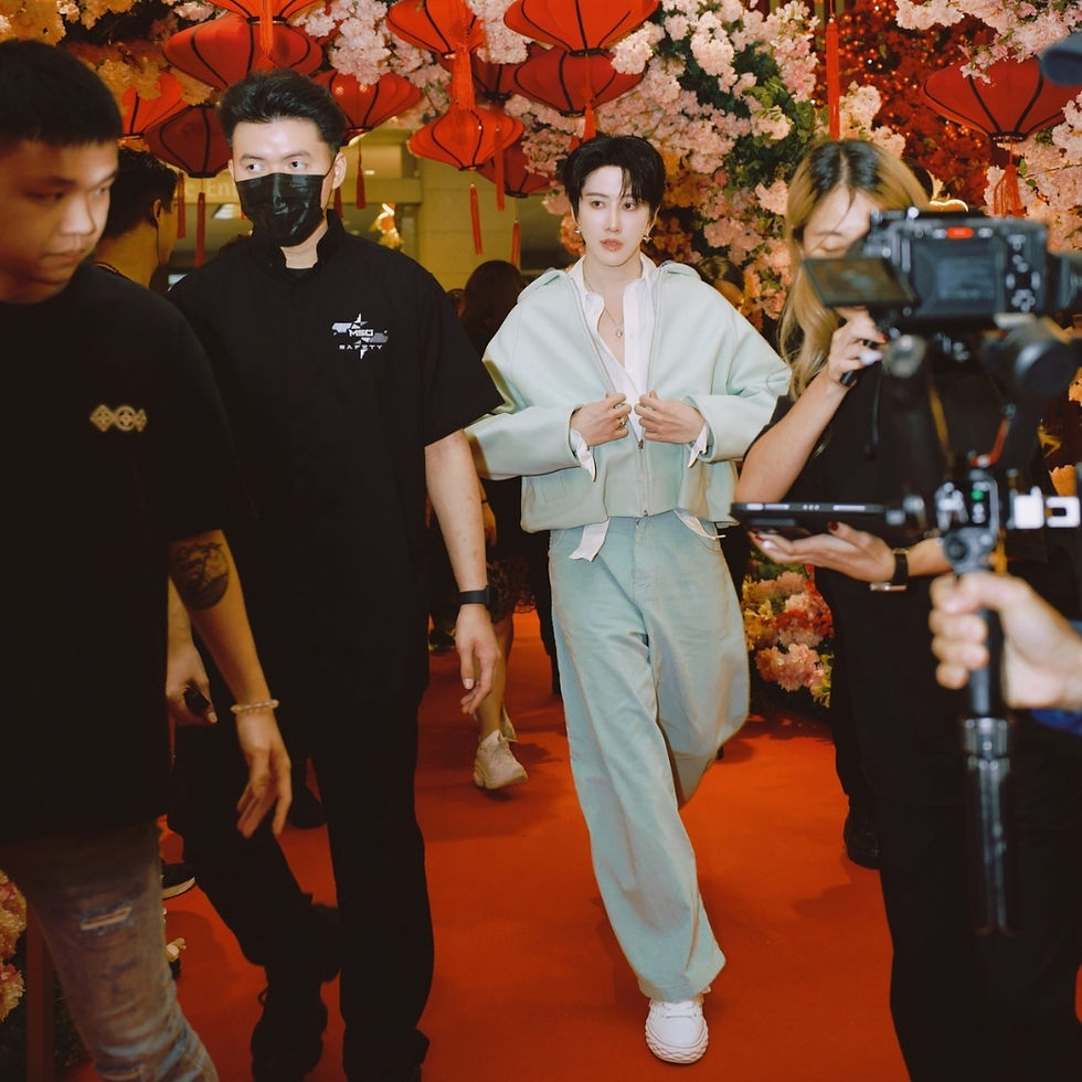 “ไมค์ พิรัชต์” ทำห้างแตก! บินลัดฟ้าออกอีเวนต์ที่มาเลเซีย แฟนๆ แห่ต้อนรับแน่นสุดประทับใจ