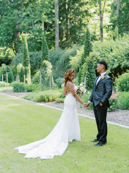 colorful-spring-garden-wedding-at-catorwoolford-garden-wedding-glorious-moments-photograph