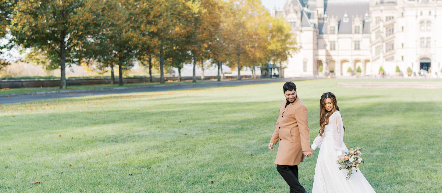 fall-biltmore-estate-engagement-session-photos-destination-glorious-moments-photography-3_