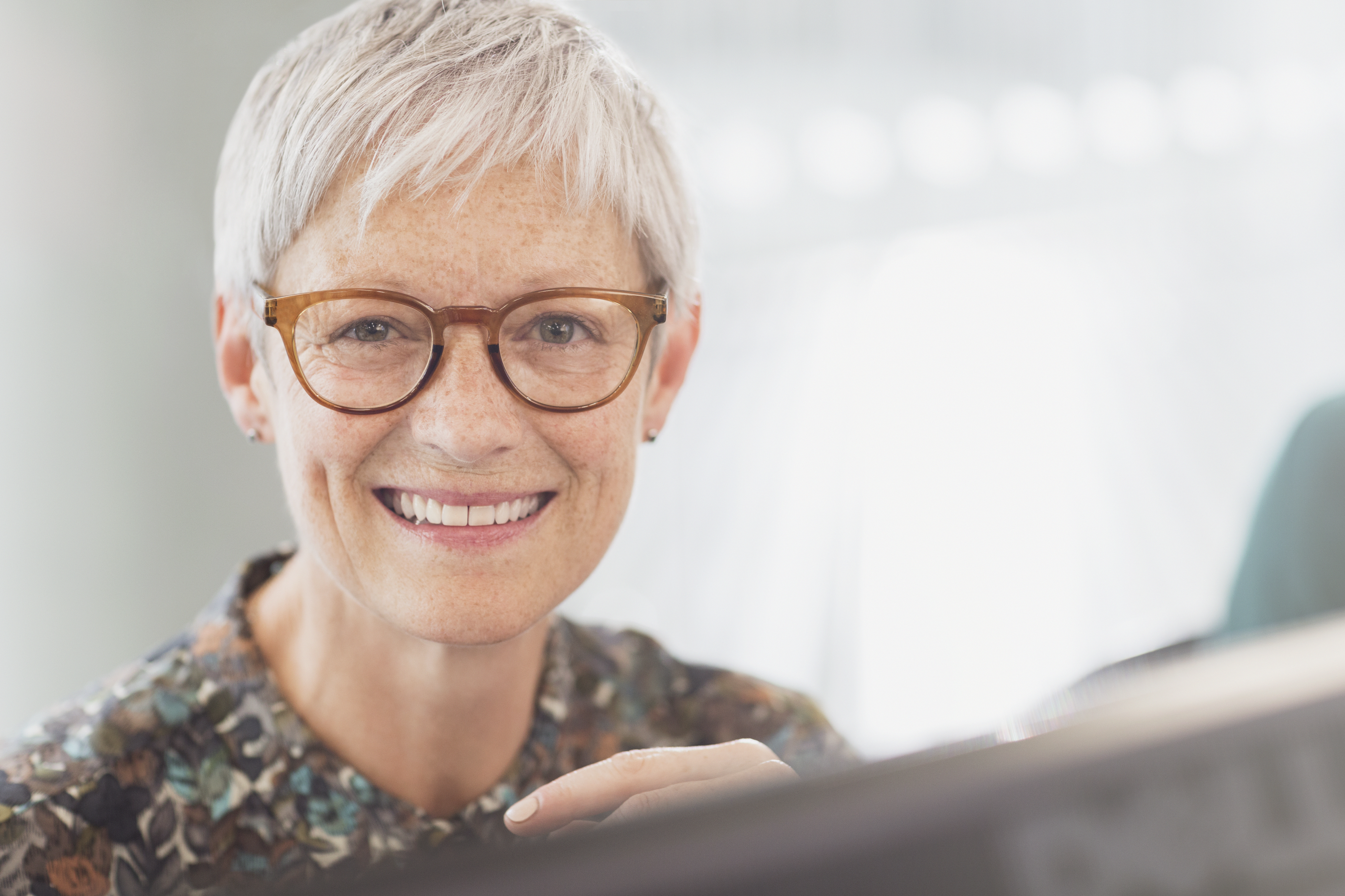 Portrait einer attraktiven älteren Frau