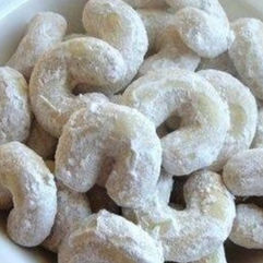 Rolls with Walnuts
