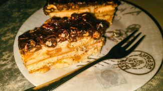 A-Quick-Snicker-Cake-that-everyone-loves